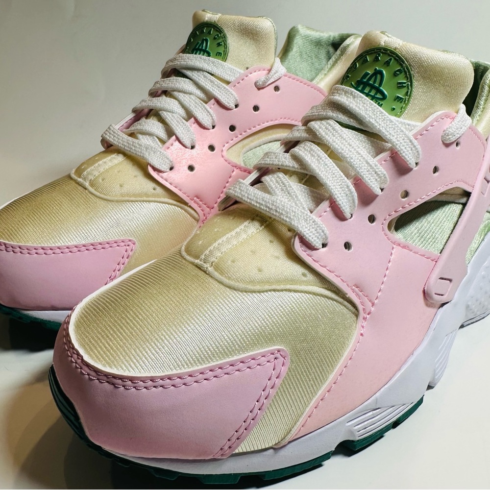 Nike Huarache Run SE Sneakers